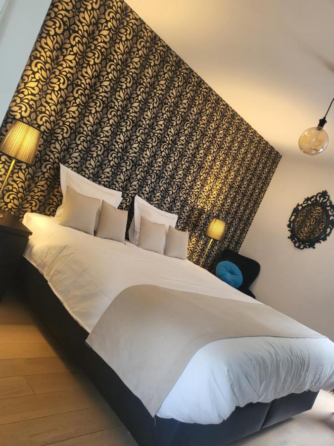 Table et chambre particulière Mons Esterno foto