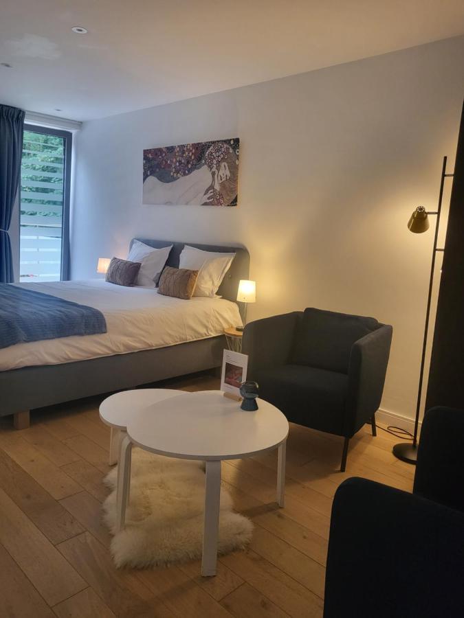 Table et chambre particulière Mons Esterno foto